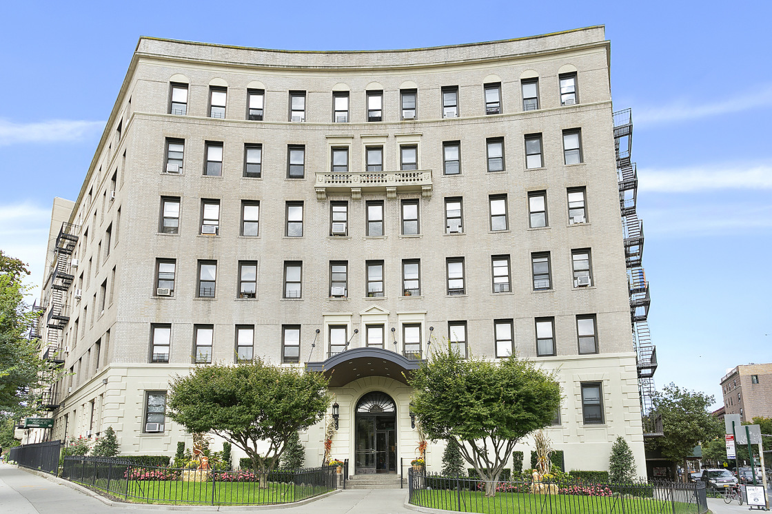 175 Eastern Parkway, Unit 5N Brooklyn, NY 11238 - Photo 7 of 8