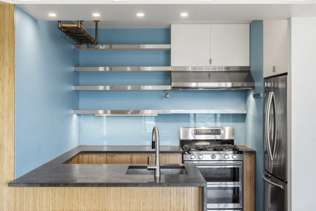 $925,000 | 636 Leonard Street, Unit 4A | Greenpoint