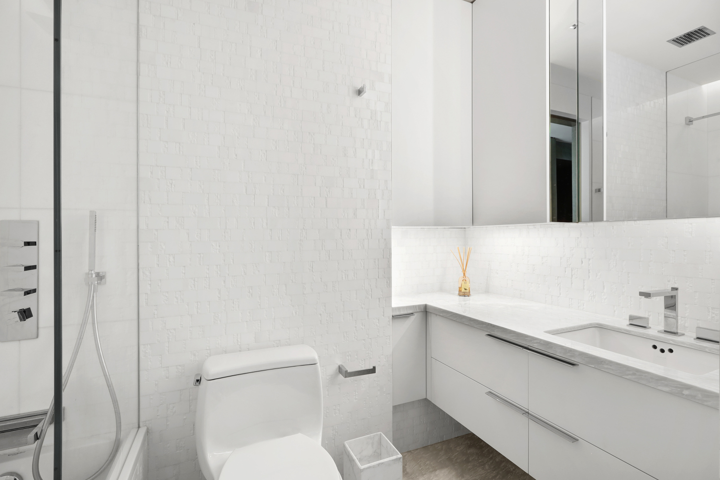 200 East 69th Street, Unit 31C Manhattan, NY 10021 - Photo 14 of 18