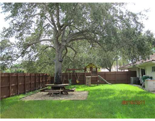 10100 Southwest 95th Avenue Miami, FL 33176 - Photo 3 of 14