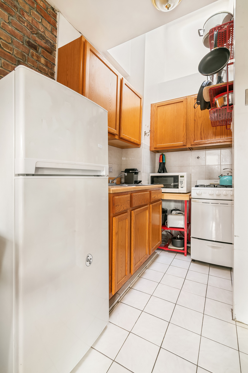 13 Cornelia Street, Unit 5A Manhattan, NY 10014 - Photo 2 of 4