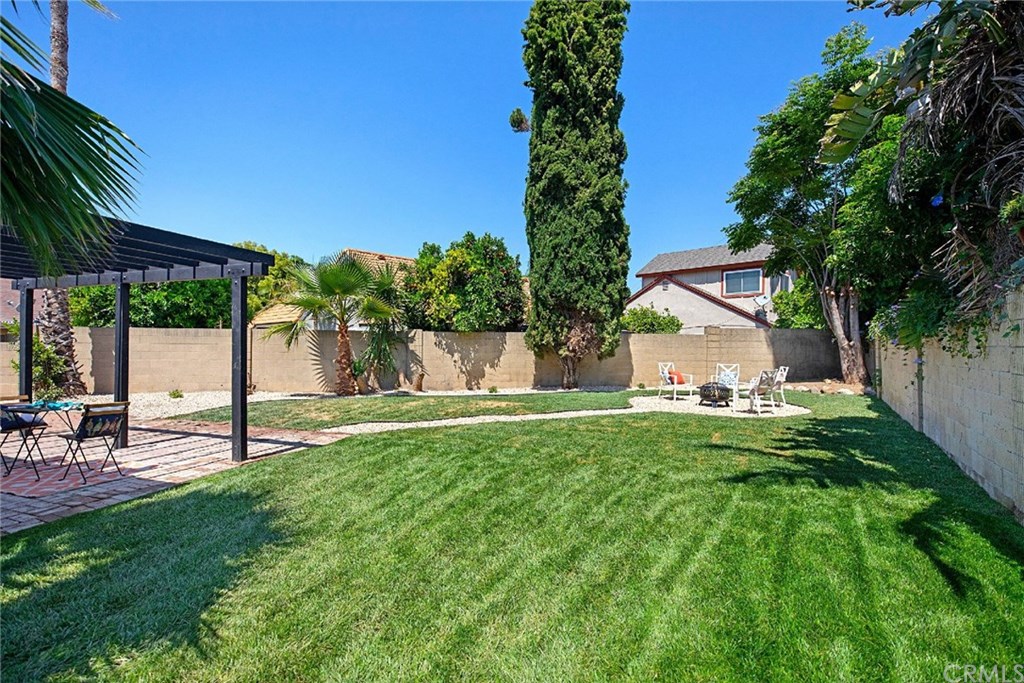 1745 North Bates Circle Anaheim, CA 92806 - Photo 28 of 32 Grass extends to wide side yard for potential RV parking