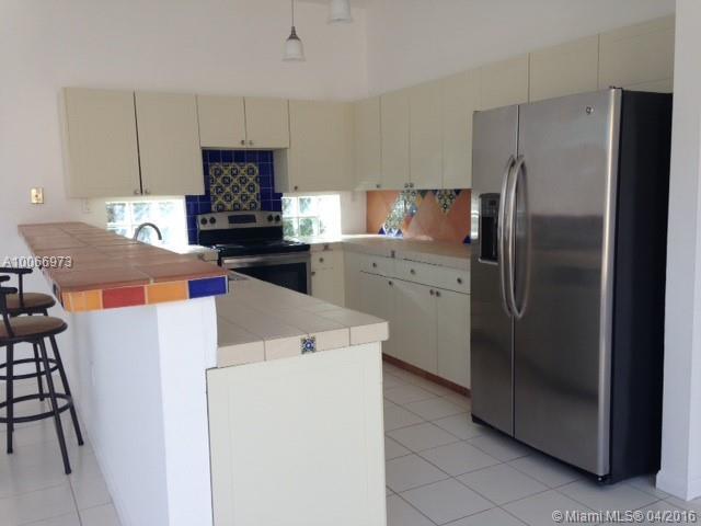 15564 Southwest 112th Way Miami, FL 33196 - Photo 8 of 22 Gallery Image 8