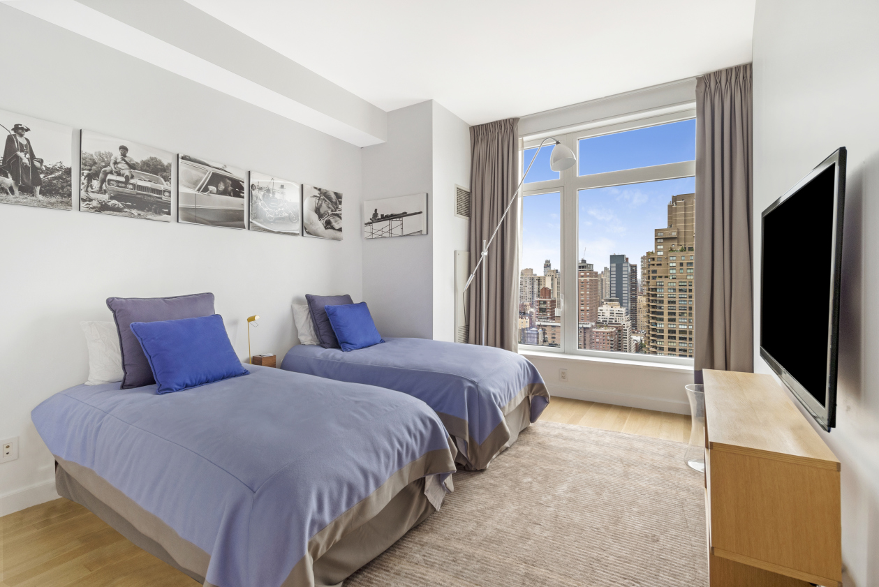 400 East 67th Street, Unit 28C Manhattan, NY 10065 - Photo 12 of 23