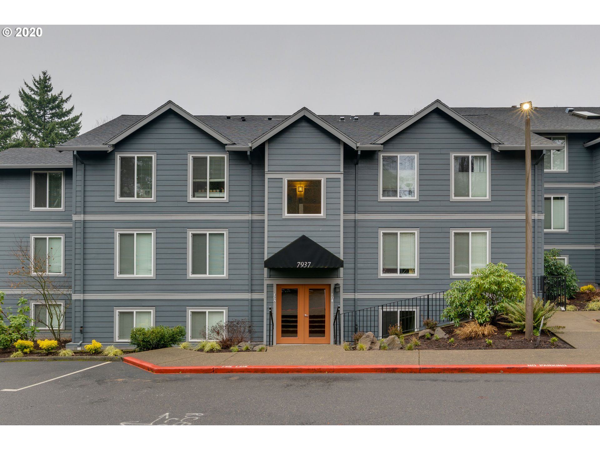 7937 Southwest 40th Avenue, Unit B Portland, OR 97219 - Photo 1 of 22