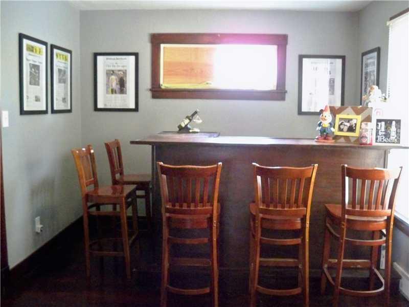 1821 Devonshire Road Coraopolis, PA 15108 - Photo 6 of 18 Gallery Image 6