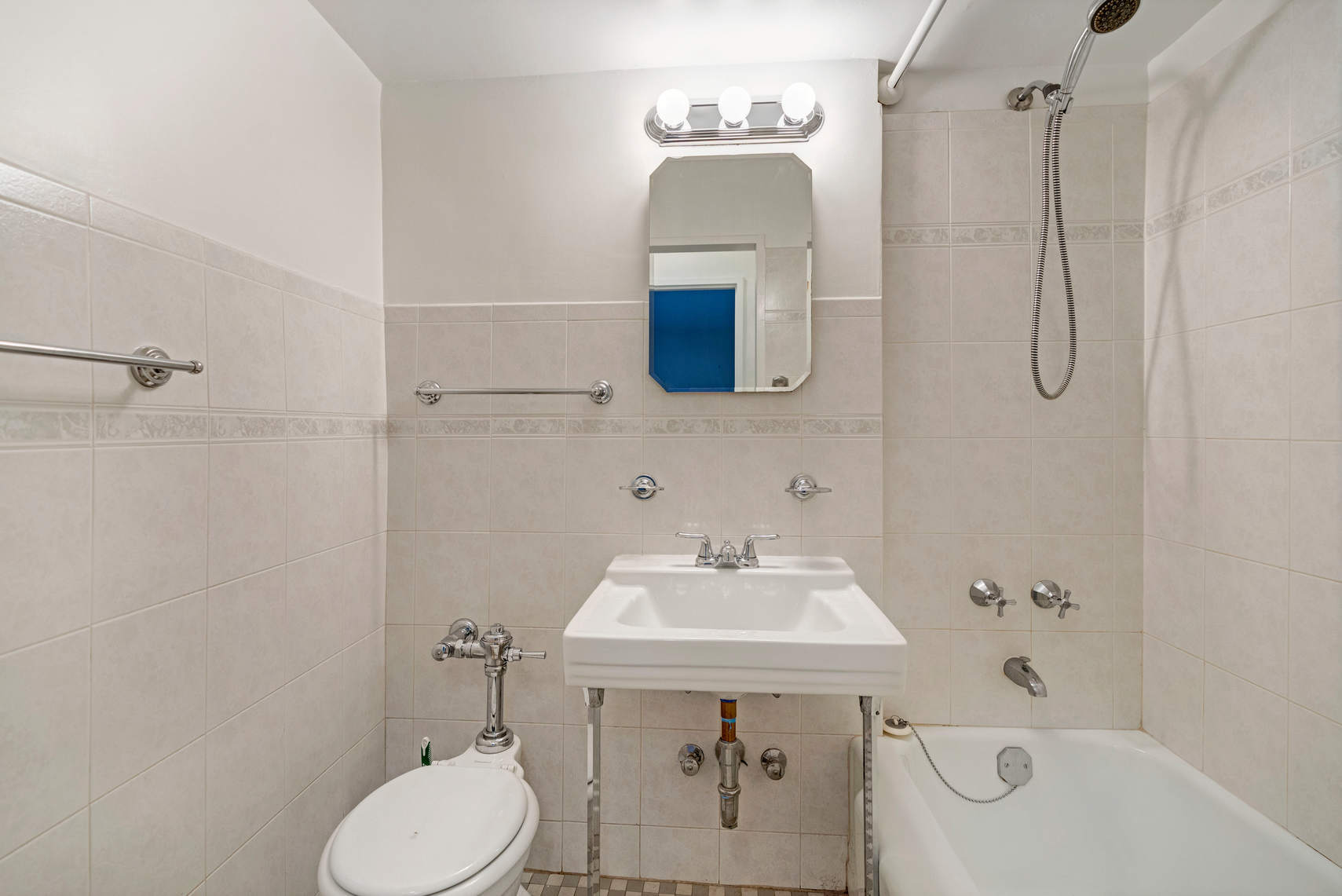 460 East 79th Street, Unit 4D Manhattan, NY 10075 - Photo 8 of 11