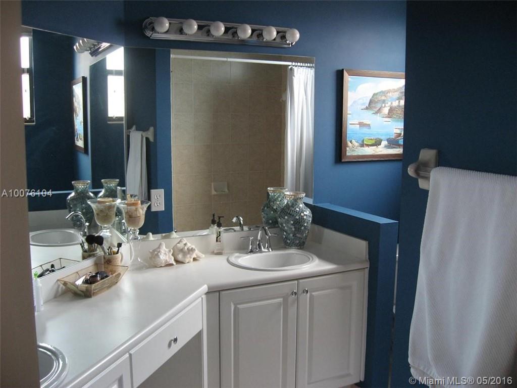 571 Southeast 37th Place Homestead, FL 33033 - Photo 8 of 11