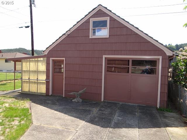 2078 Elm Avenue Reedsport, OR 97467 - Photo 4 of 16 Gallery Image 4