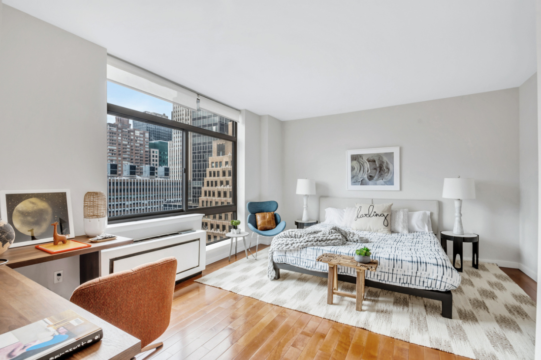 303 East 43rd Street, Unit 22A Manhattan, NY 10017 - Photo 6 of 13