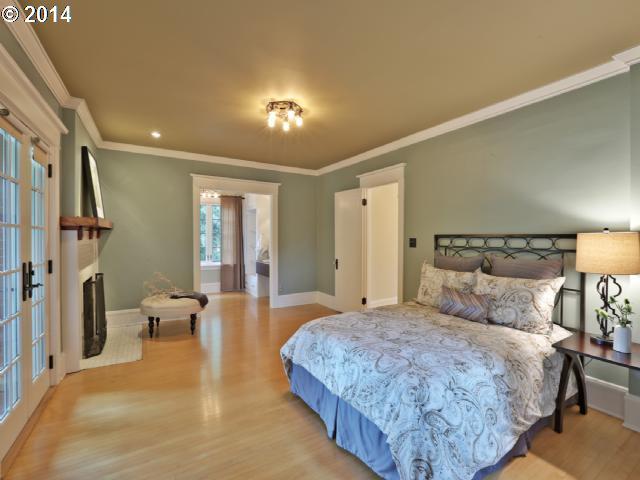 1738 Southeast 25th Avenue Portland, OR 97214 - Photo 10 of 16
