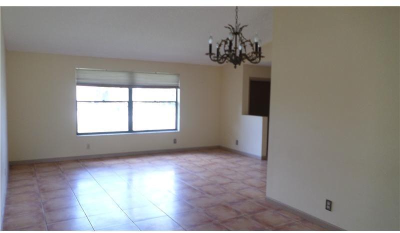 19494 Hampton Drive Boca Raton, FL 33434 - Photo 8 of 29 Gallery Image 8