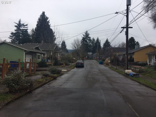 8730 North Hartman Street Portland, OR 97203 - Photo 3 of 9