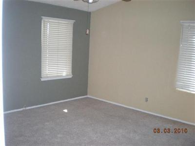 8540 Smith Road Bakersfield, CA 93307 - Photo 7 of 12 Gallery Image 7