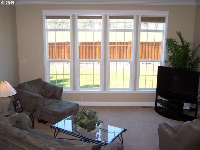 4792 Elgarose Road Roseburg, OR 97471 - Photo 3 of 15 Gallery Image 3