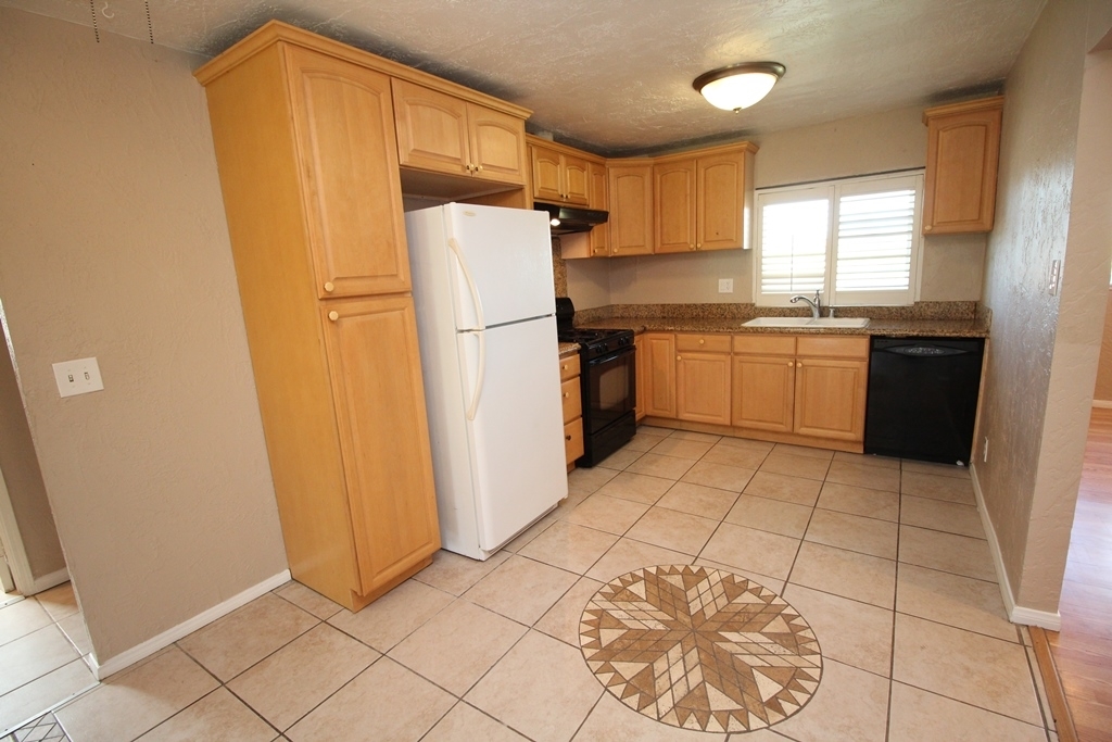 839 Kempton Street Spring Valley, CA 91977 - Photo 11 of 20 Gallery Image 11