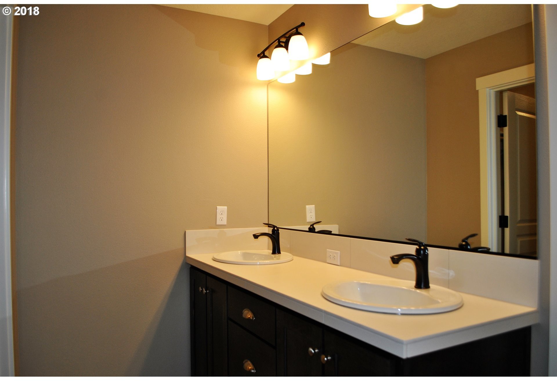 6580 Northeast Rainsong Lane Hillsboro, OR 97124 - Photo 14 of 27
