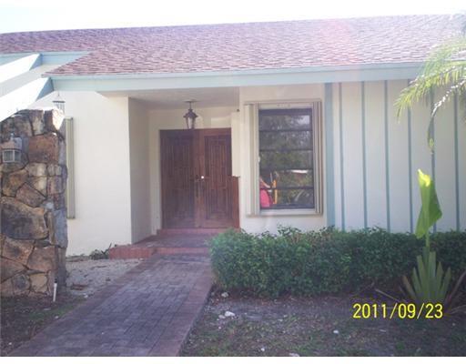 18493 Southwest 83rd Place Miami, FL 33157 - Photo 2 of 23