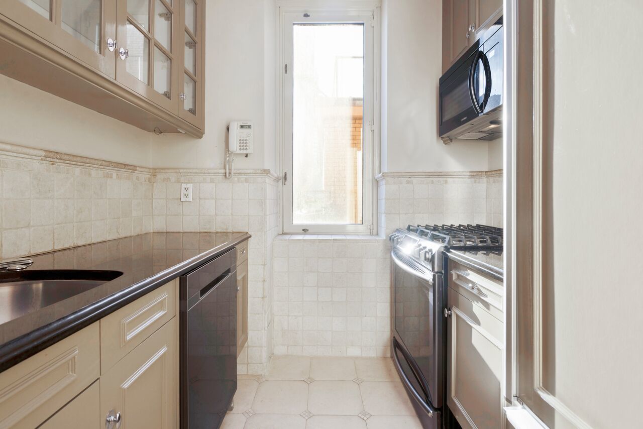524 East 72nd Street, Unit 22D Manhattan, NY 10021 - Photo 5 of 19