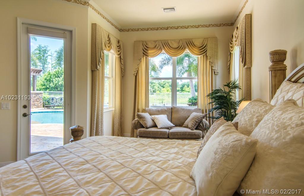 9946 Vía Bernini Lake Worth, FL 33467 - Photo 32 of 35