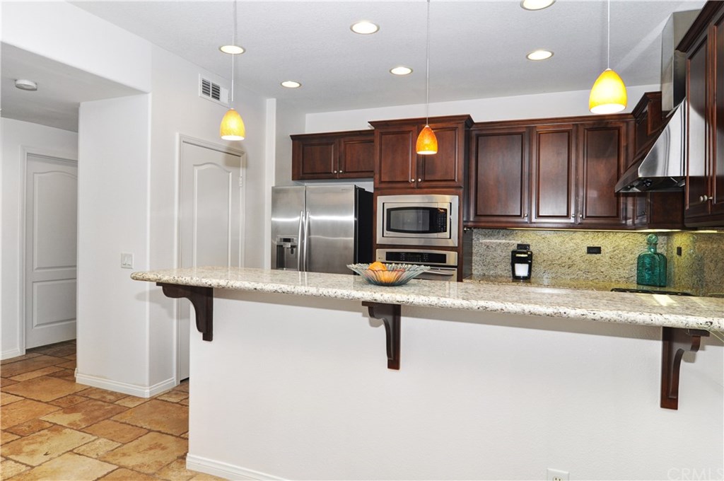 58 Shadowplay Irvine, CA 92620 - Photo 3 of 18