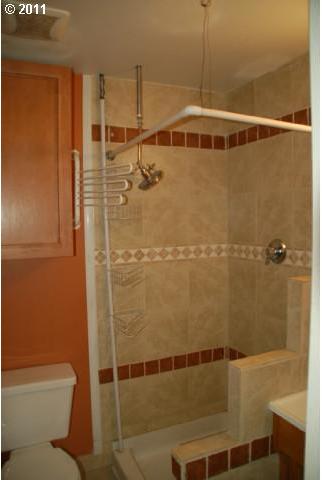 12815 Southeast Stark Street Portland, OR 97233 - Photo 12 of 16