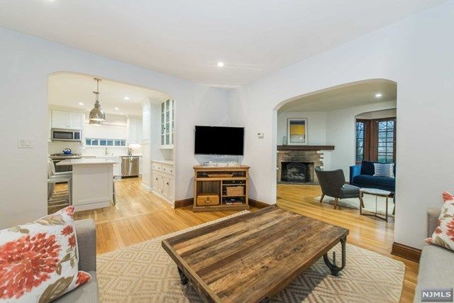 137 Summit Avenue Montclair, NJ 07043 - Photo 12 of 25