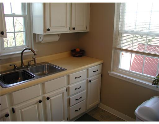 505 Highview Road Pittsburgh, PA 15234 - Photo 7 of 12 Gallery Image 7