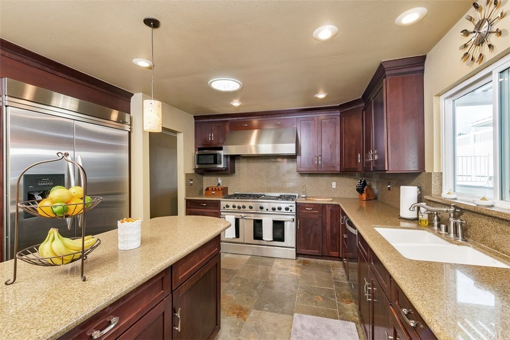 1290 Tamarack Avenue Brea, CA 92821 - Photo 11 of 38