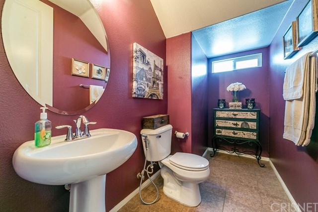 31419 Arena Drive Castaic, CA 91384 - Photo 9 of 28