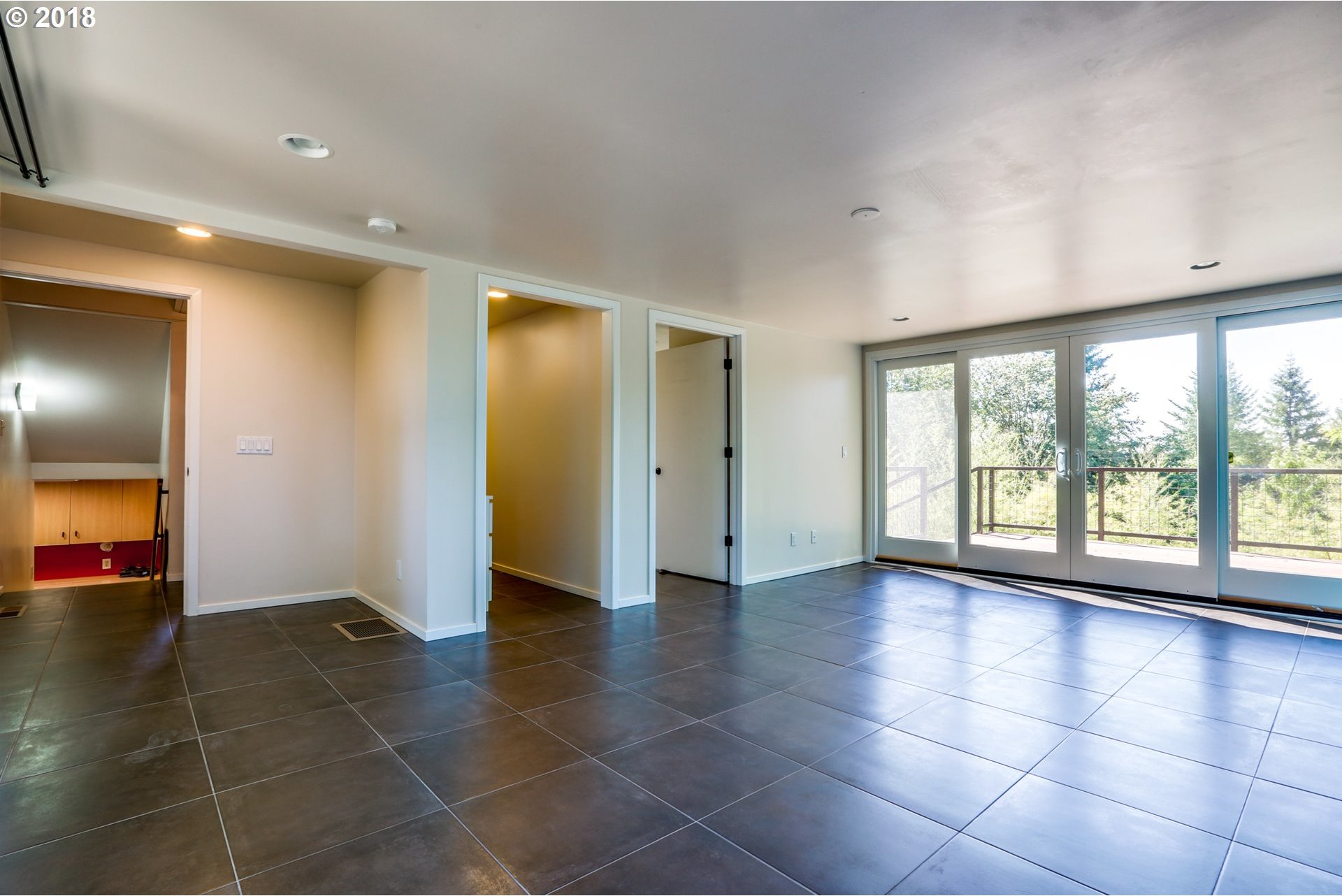 10370 Southwest Ridgeview Lane Portland, OR 97219 - Photo 4 of 29 Gallery Image 4