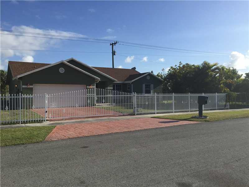 13721 Southwest 280th Terrace Homestead, FL 33033 - Photo 2 of 20