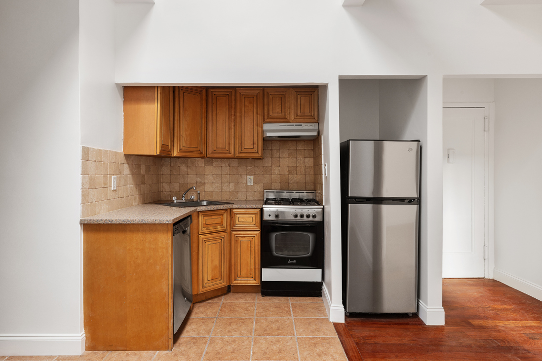 116 Henry Street, Unit 4A Brooklyn, NY 11201 - Photo 2 of 5