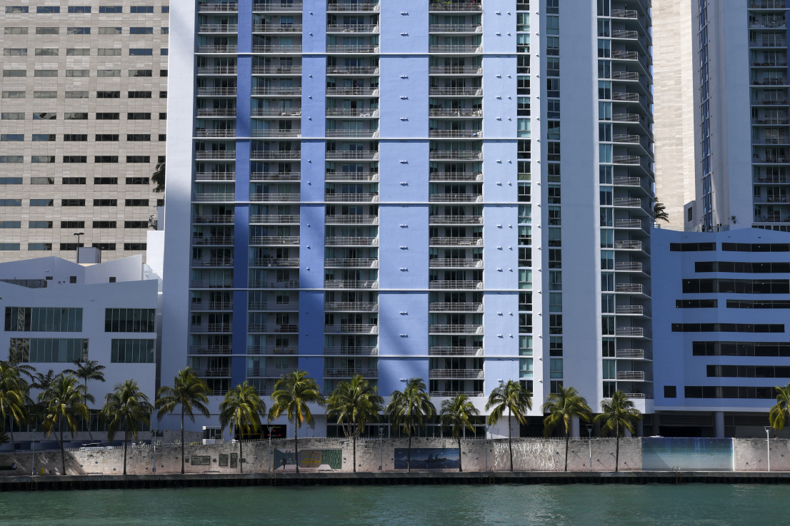 One Miami 325 S Biscayne Blvd, Miami, FL 33131 - Photo 2 of 3