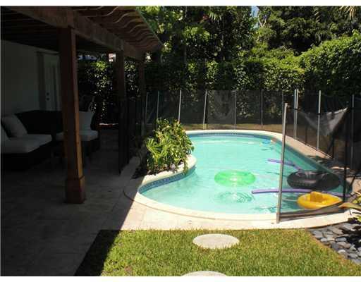 135 Hampton Lane Key Biscayne, FL 33149 - Photo 13 of 14 Gallery Image 13