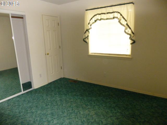 583 East 4th Avenue Riddle, OR 97469 - Photo 11 of 12