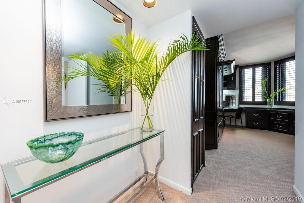 520 Brickell Key Drive, Unit APH00 Miami, FL 33131 - Photo 30 of 48