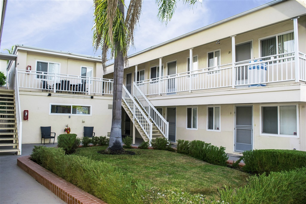 955 3rd Street Encinitas, CA 92024 - Photo 2 of 8