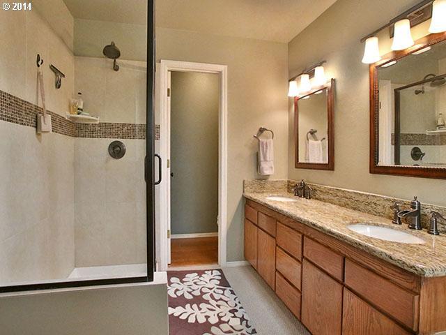 10015 Southwest Shearwater Loop Beaverton, OR 97007 - Photo 3 of 16 Gallery Image 3