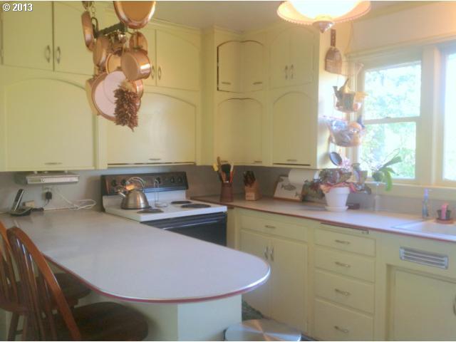 3372 Carnes Road Roseburg, OR 97471 - Photo 13 of 20 Gallery Image 13