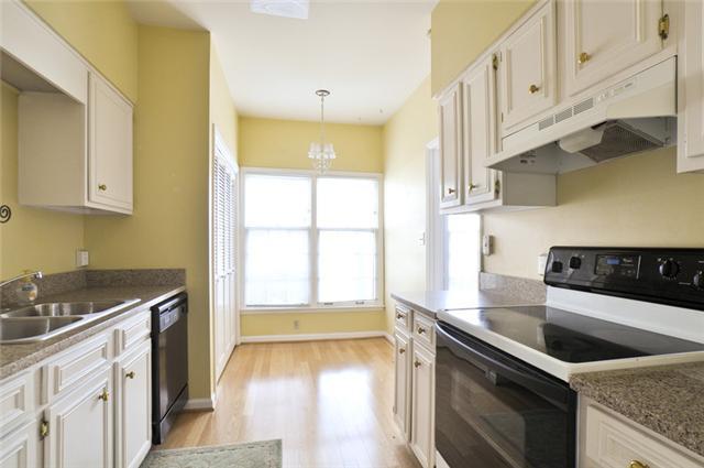 4505 Harding Pike, Unit 106 Nashville, TN 37205 - Photo 5 of 13 Kitichen has granite and hardwoods!!