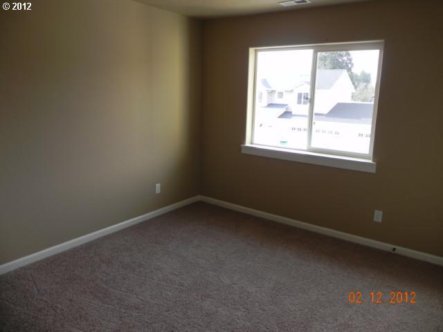 426 Northeast 141st Place Portland, OR 97230 - Photo 13 of 15