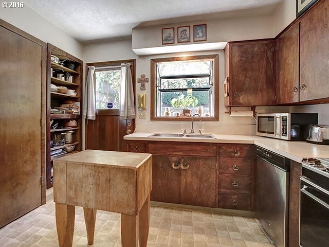 8444 Southwest 9th Avenue Portland, OR 97219 - Photo 16 of 16 Gallery Image 16