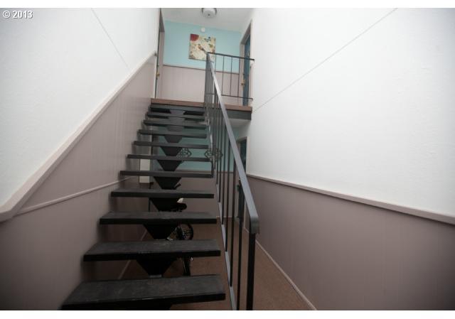 3140 Southwest Carson Street Portland, OR 97219 - Photo 10 of 11 Gallery Image 10