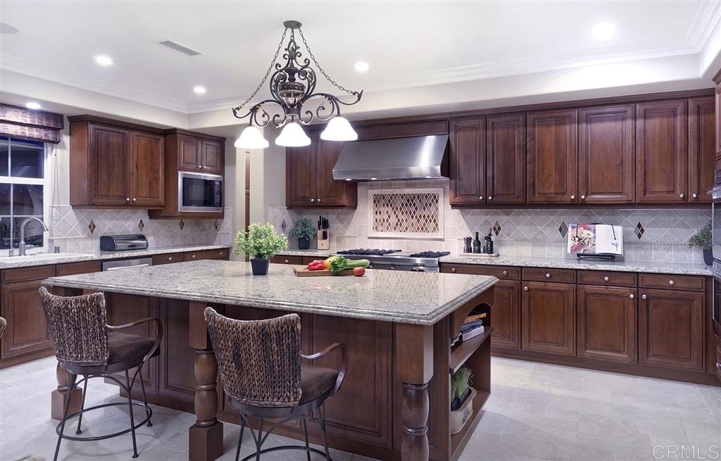 7689 Sitio Algodon Carlsbad, CA 92009 - Photo 6 of 25