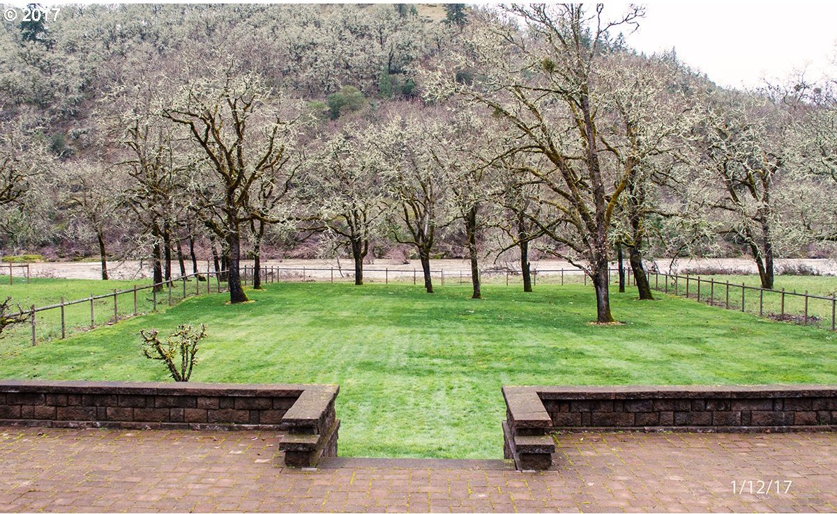 342 River Bend Road Roseburg, OR 97471 - Photo 13 of 29 Gallery Image 13