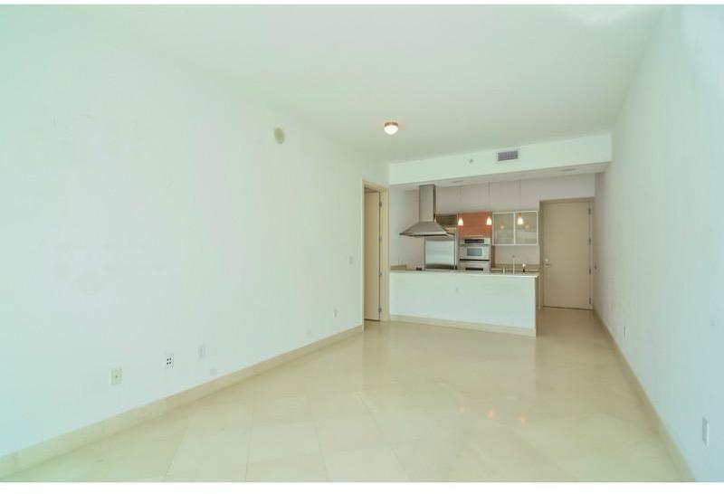 218 Southeast 14th Street, Unit 807 Miami, FL 33131 - Photo 8 of 35