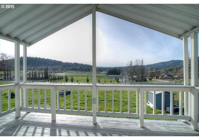 5581 Jerome Prairie Road Grants Pass, OR 97527 - Photo 10 of 16 Gallery Image 10