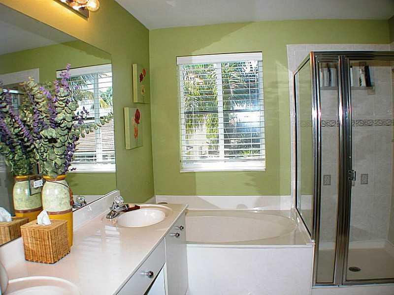 1535 Sandpiper Circle Weston, FL 33327 - Photo 23 of 35