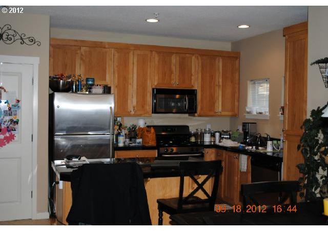 1100 Southwest 170th Avenue, Unit 202 Beaverton, OR 97003 - Photo 2 of 5